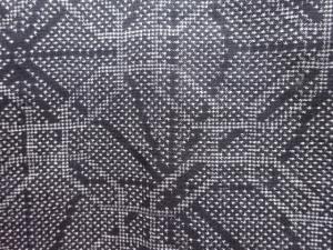 アンティーク　幾何学模様織り出し本場泥大島紬着物(5マルキ)